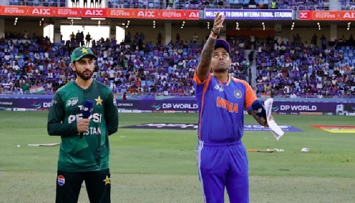 1345322_3488537_toss-2_updates Pakistan skipper Salman Ali Agha (left) and India captain Suryakumar Yadav at the toss for Asia Cup 2025s Super Fours match at Dubai International Cricket Stadium, Dubai, UAE, on September 14, 2025. — ACC