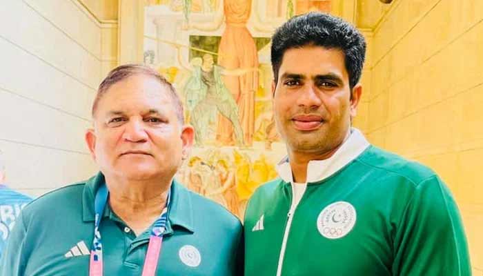 An undated picture of national Javelin thrower Arshad Nadeem (right) and his coach Salman Butt. — Instagram/@arshadnadeem29
