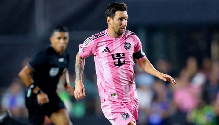 1353141_4762693_messi3_updates Inter Miamis Argentine forward #10 Lionel Messi controls the ball during the Major League Soccer (MLS) non-conference regular season soccer match between Inter Miami CF and Seattle Sounders FC at Chase Stadium in Fort Lauderdale, Florida on September 16, 2025. — AFP