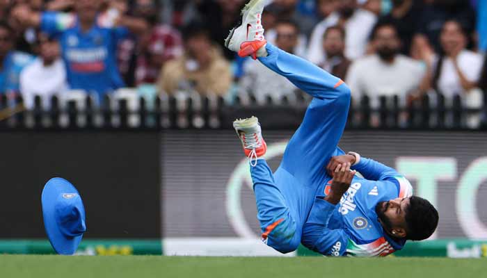 1353958_8134742_india_updates Indias Shreyas Iyer takes a catch to dismiss of Australias Alex Carey in Sydney Cricket Ground on October 25, 2025. — Reuters