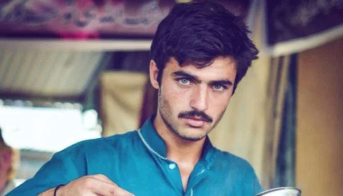 629569_6308289_updates The viral image of Arshad Khan, also known as chaiwala. — Instagram@arshadchaiwala1/File