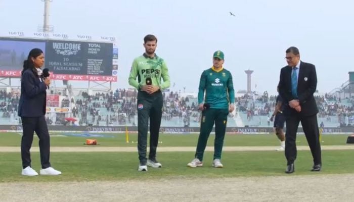 1355616_3690948_3_updates Pakistan captain Shaheen Afridi and his South African counterpart Matthew Breetzke present for Toss of first ODI at Iqbal Stadium in Faisalabad on November 4, 2025. — Screengrab Geo News
