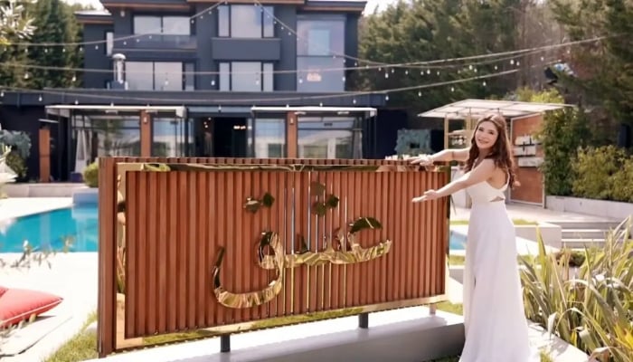 639146_5386010_updates Host Ayesha Omar poses in front of the villa on the set of dating show Lazawal Ishq in Istanbul. — Instagram@ayesha.m.omar